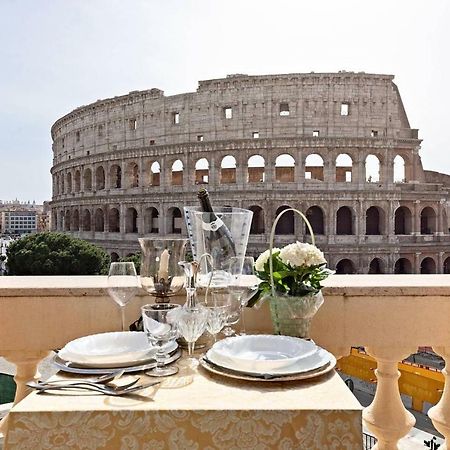 Jacuzzi In Front Of The Colosseum Apartment โรม ภายนอก รูปภาพ